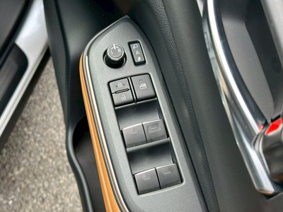 TOYOTA CROWN CROSSOVER - 10