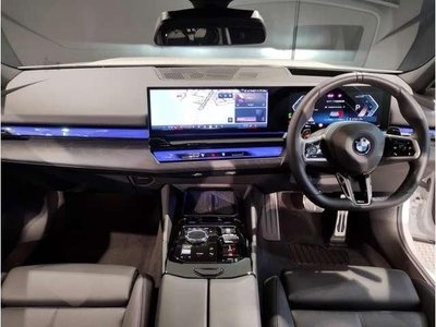 صورة 3 لـ 2024 BMW 5 SERIES