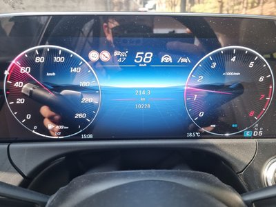 MERCEDES-BENZ E-CLASS - 8