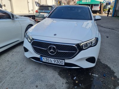 MERCEDES-BENZ E-CLASS - 1