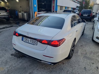 MERCEDES-BENZ E-CLASS - 4