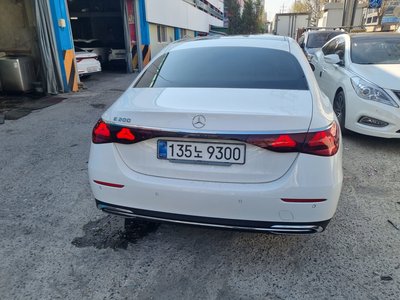 MERCEDES-BENZ E-CLASS - 3