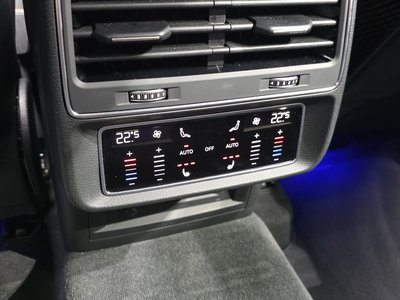 2023 AUDI Q8 — миниатюра 19