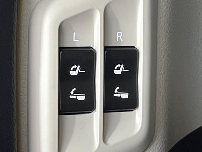 صورة مصغرة 44 لـ 2023 Toyota LAND CRUISER PRADO