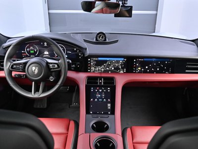 صورة 5 لـ 2025 Porsche TAYCAN
