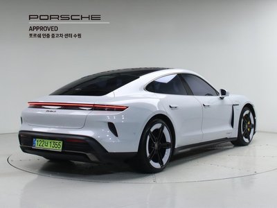 صورة 4 لـ 2025 Porsche TAYCAN