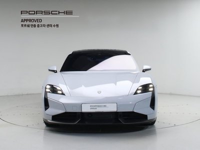 صورة 2 لـ 2025 Porsche TAYCAN