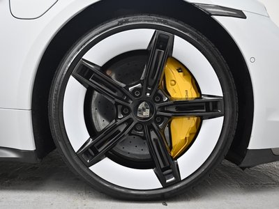 صورة 6 لـ 2025 Porsche TAYCAN