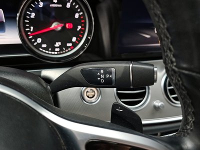 MERCEDES-BENZ E-CLASS - 9