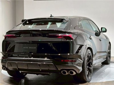 LAMBORGHINI URUS - 10