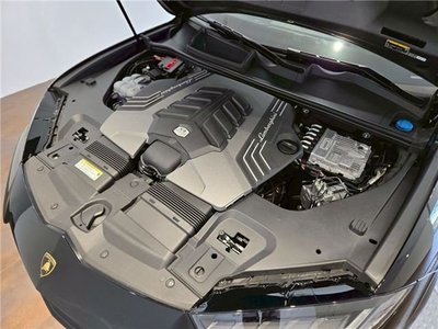 LAMBORGHINI URUS - 3