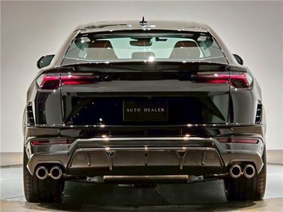 LAMBORGHINI URUS - 8