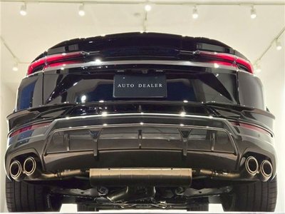 LAMBORGHINI URUS - 9