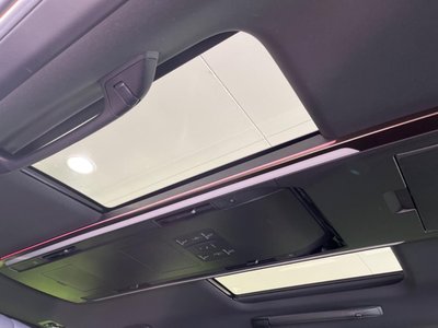 2023 Toyota VELLFIRE photo 3