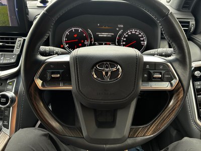 2023 Toyota LAND CRUISER 300 — миниатюра 19