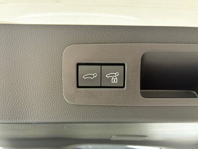 2023 Toyota LAND CRUISER 300 — фото 7