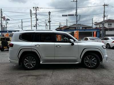 2023 Toyota LAND CRUISER 300 — фото 10