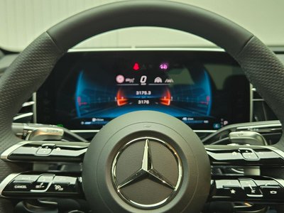 MERCEDES-BENZ E-CLASS - 8