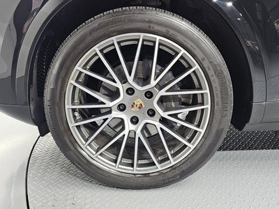 صورة 6 لـ 2023 Porsche CAYENNE
