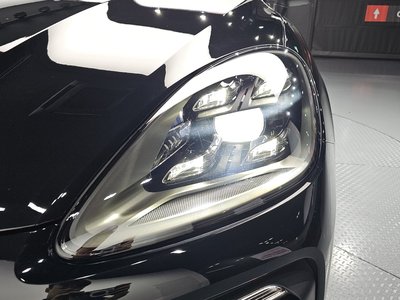 صورة 9 لـ 2023 Porsche CAYENNE