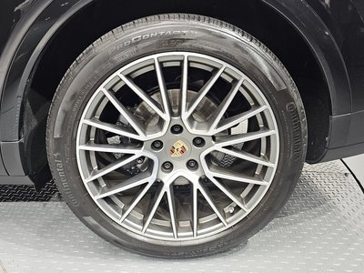 صورة 8 لـ 2023 Porsche CAYENNE