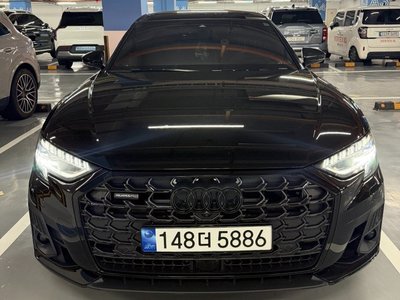 2022 AUDI A8 photo 1