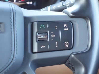 LAND ROVER DEFENDER - 8