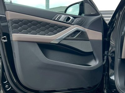 2021 BMW X6 M — миниатюра 32