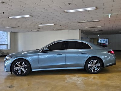 MERCEDES-BENZ E-CLASS - 3