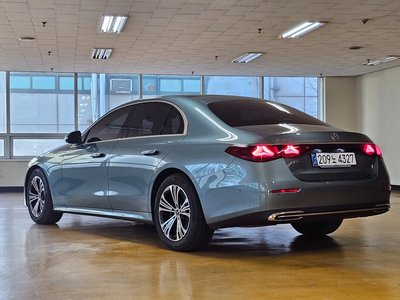 MERCEDES-BENZ E-CLASS - 6