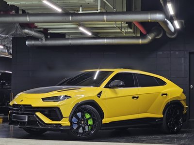 LAMBORGHINI URUS - 4