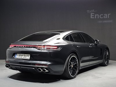 PORSCHE PANAMERA - 4