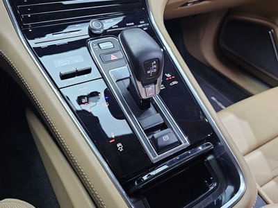 PORSCHE PANAMERA - 9