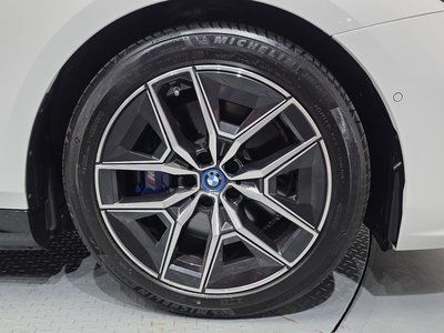 صورة 8 لـ 2024 BMW I5