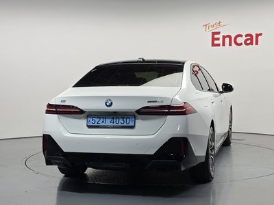 صورة 3 لـ 2024 BMW I5