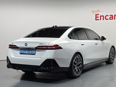 صورة 4 لـ 2024 BMW I5