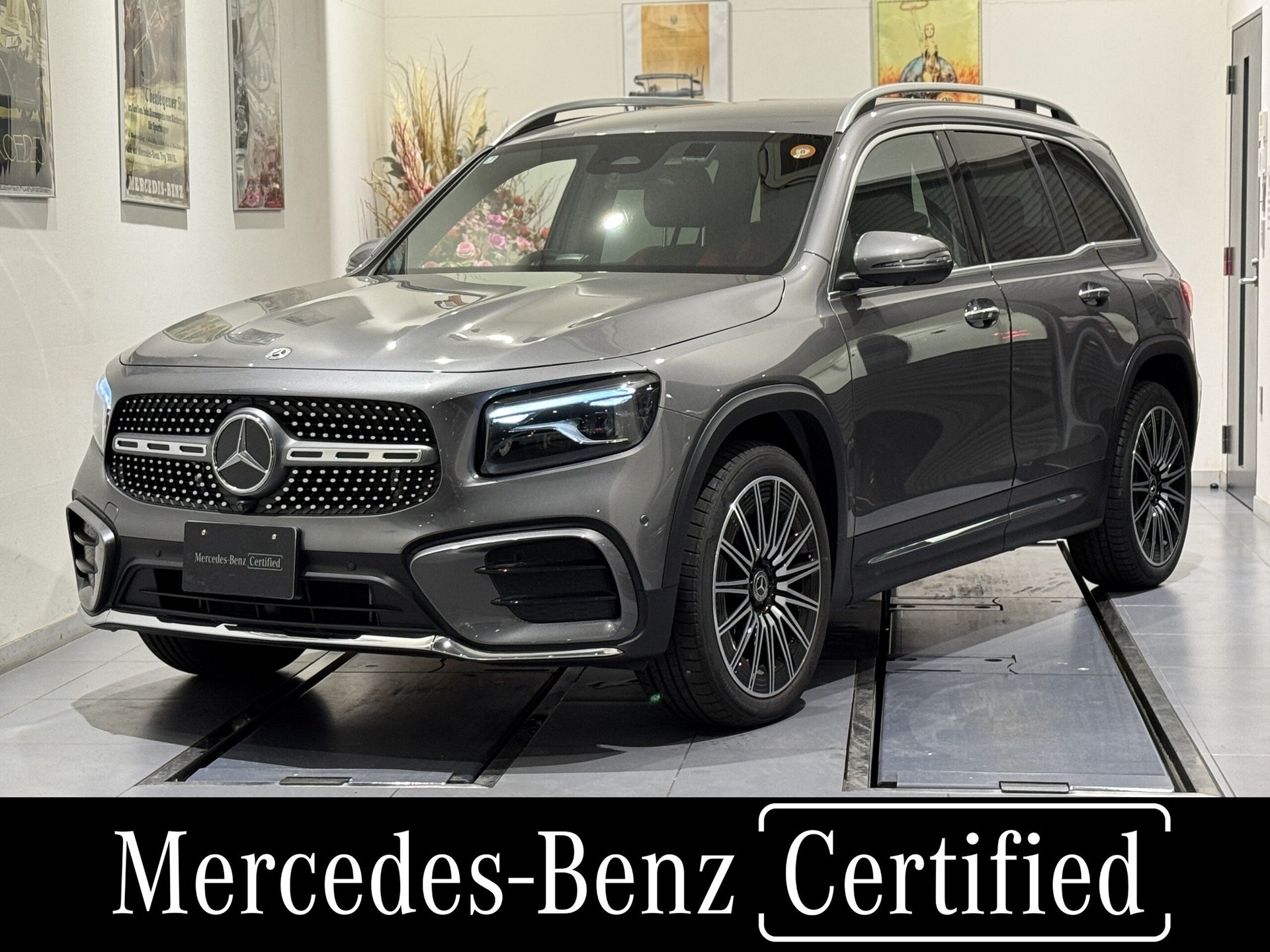 MERCEDES-BENZ GLB - View 1
