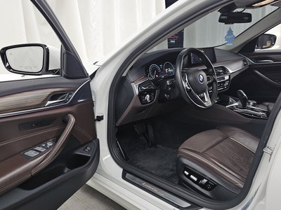 2019 BMW 5 SERIES 照片 10