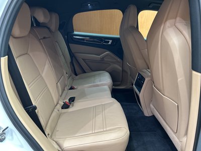 PORSCHE CAYENNE - 8