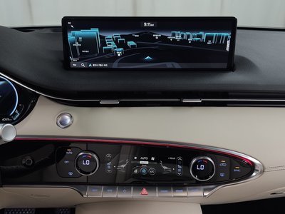 2023 Genesis GV70 thumbnail 18