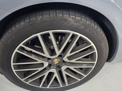 PORSCHE CAYENNE - 2