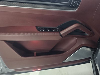 PORSCHE CAYENNE - 8