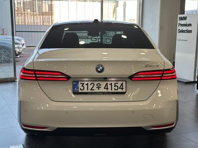BMW 5 SERIES - 4