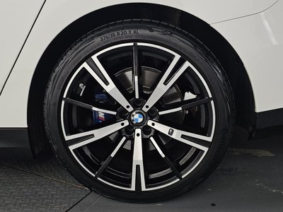 2025 BMW 5 SERIES — фото 8