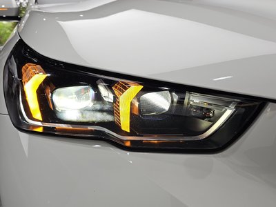 2025 BMW 5 SERIES — фото 9