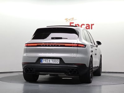 صورة 4 لـ 2025 Porsche CAYENNE