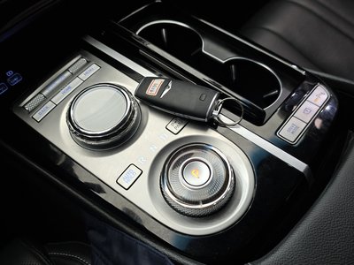 GENESIS G80 (RG3) - 9
