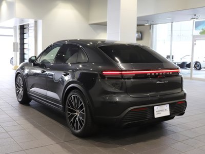 PORSCHE MACAN - 8