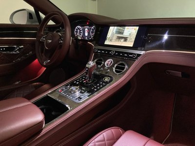 صورة 132 لـ 2019 Bentley CONTINENTAL