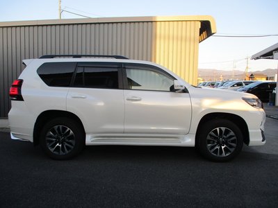 TOYOTA LAND CRUISER PRADO - 9